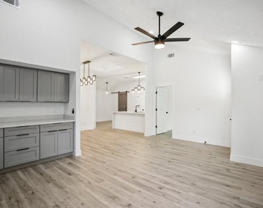 11615 Henley Drive - Photo Thumbnail 6