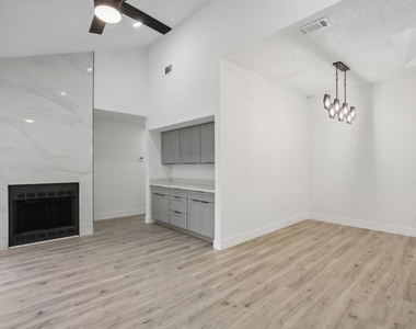 11615 Henley Drive - Photo Thumbnail 7