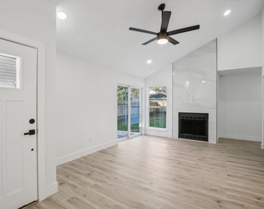 11615 Henley Drive - Photo Thumbnail 4