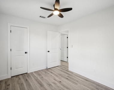 11615 Henley Drive - Photo Thumbnail 22