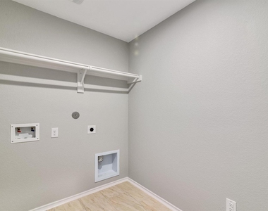 16831 Silent Pines Court - Photo Thumbnail 4