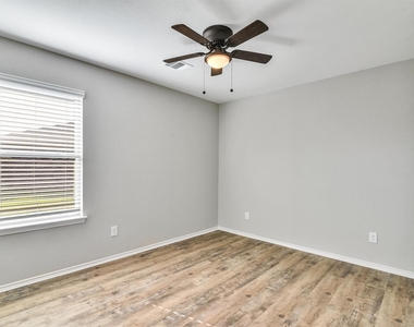 16831 Silent Pines Court - Photo Thumbnail 21