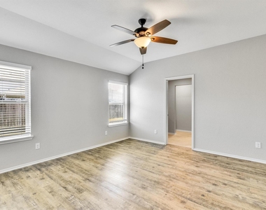 16831 Silent Pines Court - Photo Thumbnail 14