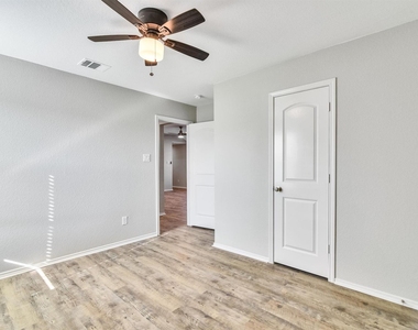16831 Silent Pines Court - Photo Thumbnail 25