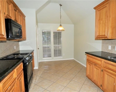 872 Rock Harbor Lane - Photo Thumbnail 9