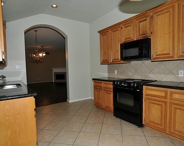 872 Rock Harbor Lane - Photo Thumbnail 6