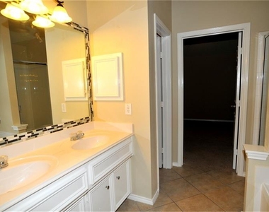 872 Rock Harbor Lane - Photo Thumbnail 22