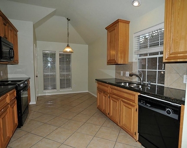 872 Rock Harbor Lane - Photo Thumbnail 8