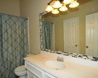 872 Rock Harbor Lane - Photo Thumbnail 10