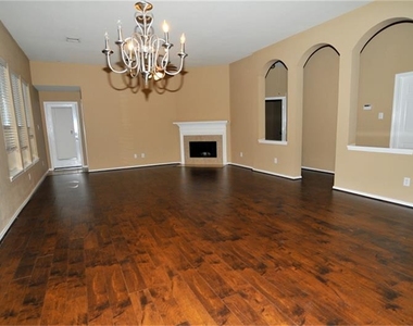 872 Rock Harbor Lane - Photo Thumbnail 2