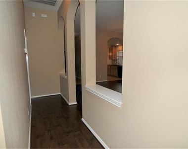872 Rock Harbor Lane - Photo Thumbnail 13