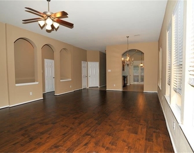 872 Rock Harbor Lane - Photo Thumbnail 3