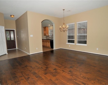 872 Rock Harbor Lane - Photo Thumbnail 4