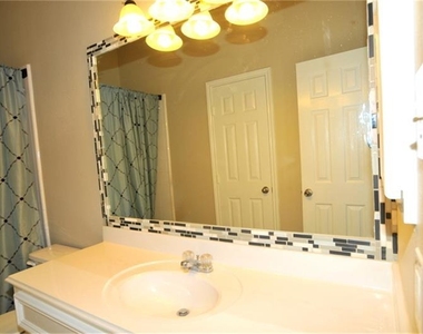 872 Rock Harbor Lane - Photo Thumbnail 18