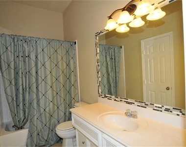 872 Rock Harbor Lane - Photo Thumbnail 17