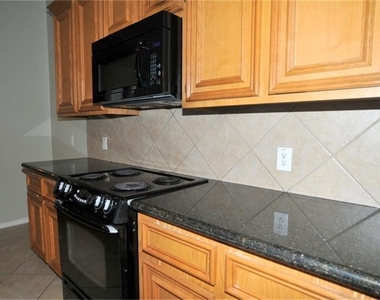 872 Rock Harbor Lane - Photo Thumbnail 7