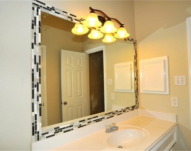 872 Rock Harbor Lane - Photo Thumbnail 23