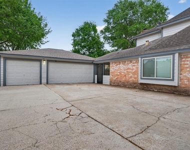 19919 Sundance Drive - Photo Thumbnail 4