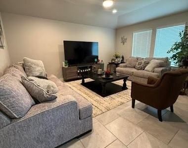 3907 Sparkman Lane - Photo Thumbnail 1