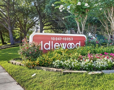 10053 Westpark Drive - Photo Thumbnail 32