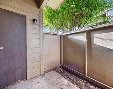 10053 Westpark Drive - Photo Thumbnail 24