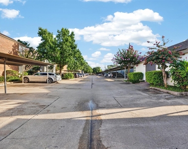 10053 Westpark Drive - Photo Thumbnail 26