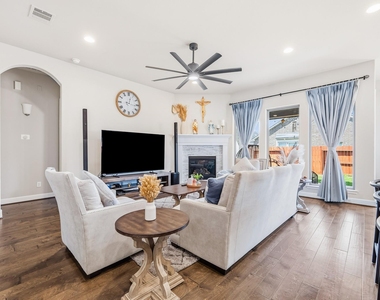 2106 Stargrass Drive - Photo Thumbnail 13