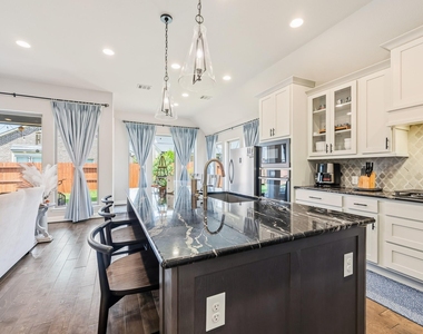 2106 Stargrass Drive - Photo Thumbnail 18