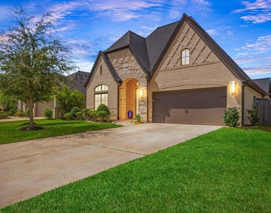 2106 Stargrass Drive - Photo Thumbnail 2