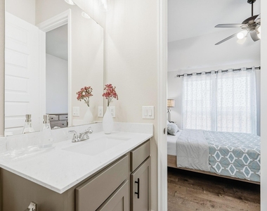 2106 Stargrass Drive - Photo Thumbnail 41