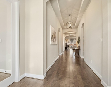2106 Stargrass Drive - Photo Thumbnail 6