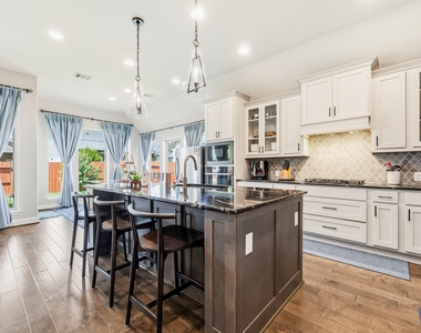2106 Stargrass Drive - Photo Thumbnail 17