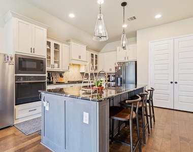 2106 Stargrass Drive - Photo Thumbnail 16