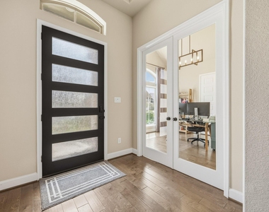 2106 Stargrass Drive - Photo Thumbnail 5