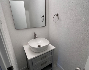 2121 El Paseo Street - Photo Thumbnail 11