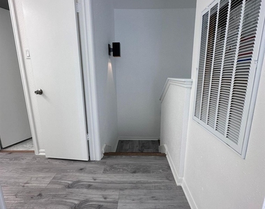 2121 El Paseo Street - Photo Thumbnail 15