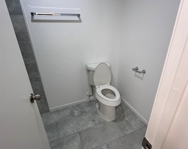 2121 El Paseo Street - Photo Thumbnail 25