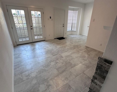 2121 El Paseo Street - Photo Thumbnail 4