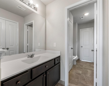 3530 Lake Bella Megan Drive - Photo Thumbnail 10