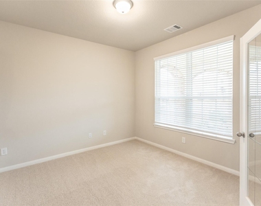 3530 Lake Bella Megan Drive - Photo Thumbnail 4