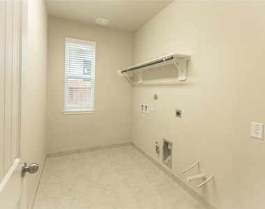 3530 Lake Bella Megan Drive - Photo Thumbnail 5
