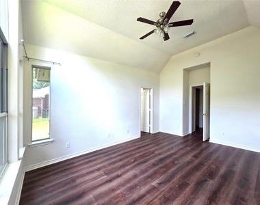 2202 Cherry Hill Court - Photo Thumbnail 12
