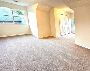2202 Cherry Hill Court - Photo Thumbnail 22