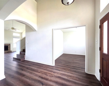 2202 Cherry Hill Court - Photo Thumbnail 2