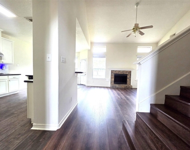 2202 Cherry Hill Court - Photo Thumbnail 6