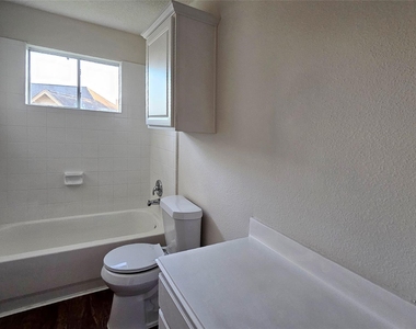 2202 Cherry Hill Court - Photo Thumbnail 20