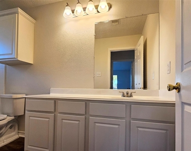 2202 Cherry Hill Court - Photo Thumbnail 18