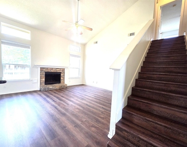 2202 Cherry Hill Court - Photo Thumbnail 7