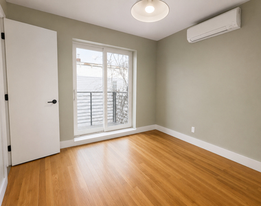 682 Chauncey Street - Photo Thumbnail 5