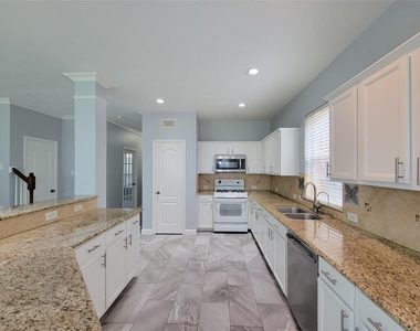7506 Boxwood Ridge Lane - Photo Thumbnail 14